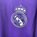 Real Madrid Retrô II Manga Longa - 16/17 (Com Patchs)